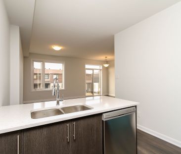 For Lease - 702 DONERAILE Walk, Barrhaven, Ontario - Photo 4