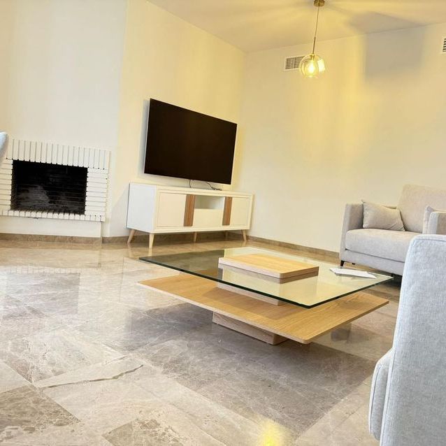 Alquiler de dúplex en Urbanización Los Naranjos de Marbella - Photo 1