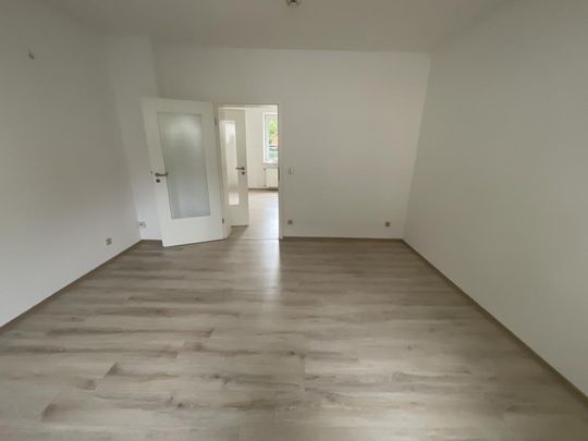 2-Zimmer-Wohnung in Herten Westerholt mit Laminat und Tapeten - Photo 1