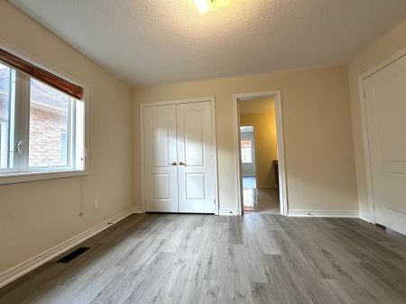 For Lease - 1171 Mctavish Drive, Newmarket, Ontario - Photo 4