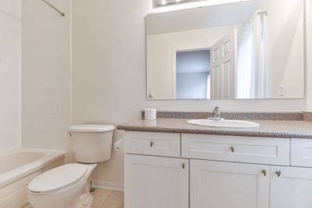 For Lease - 211 Weldon Road, Whitchurch-Stouffville, Ontario - Photo 3