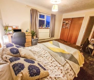 6 bedroom detached house to rent - Photo 3