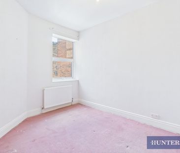 2 bedroom Flat To Let - Photo 4