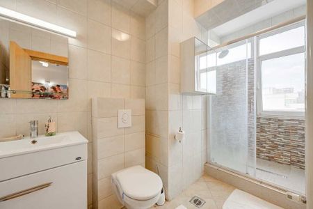Proprietar ofer spre închiriere Apartament premium 4 camere -prima închiriere 200 mp, 3 dormitoare, 3 băi , 2 parcări în garaj Calea Floreasca - Photo 4