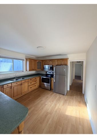 For Lease - 114 Adelaide Avenue, Oshawa, Ontario - Photo 5