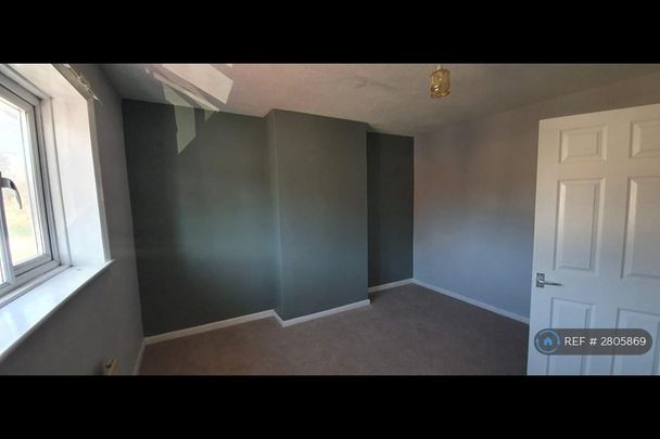 4 bedroom terraced house to rent - Photo 1