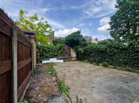 3 bed Mid Terraced House for Rent - Photo 2