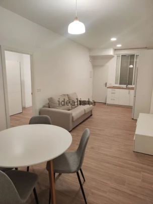 Alquiler de piso en Calle Ildefonso Marzo - Photo 1