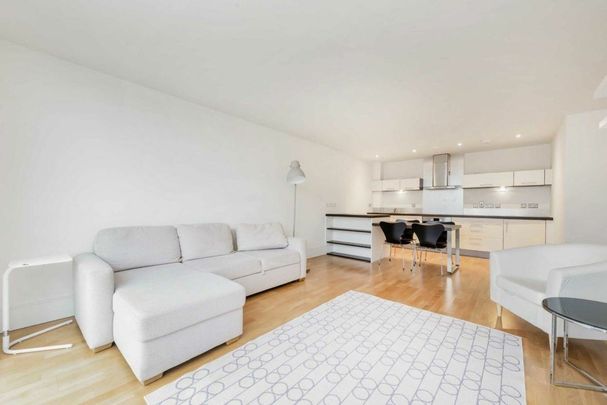 Highbury Stadium Square, Islington, N5 - Photo 1