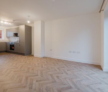 2 bedroom semi-detached house to rent - Photo 3