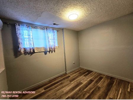 BSMT 10668 96 St Northwest - Photo 2