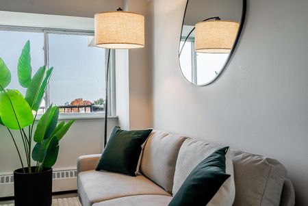 5311 Sherbrooke Street West - Photo 4