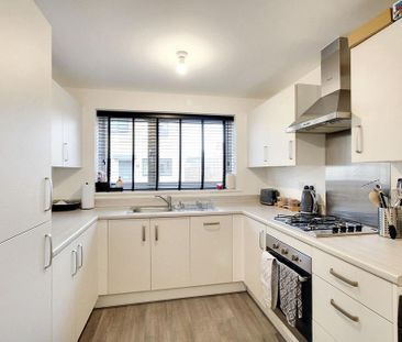 3 bedroom semi-detached house to rent - Photo 2