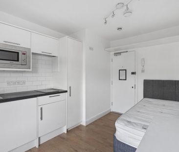 Ground floor flat to rent - Photo 2