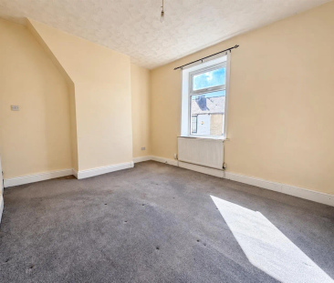 2 bed terraced house to rent in St. Cuthbert Street, Burnley, BB10 - Photo 6