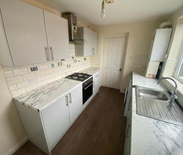 3 bedroom flat to rent - Photo 4