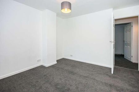 Ashdown Drive, Tilgate, RH10 - Photo 4