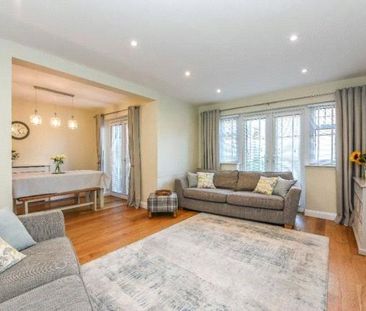 4 bedroom detached house to rent - Photo 2