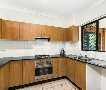 Ultra Convenient & Spacious Garden Unit - Photo 5