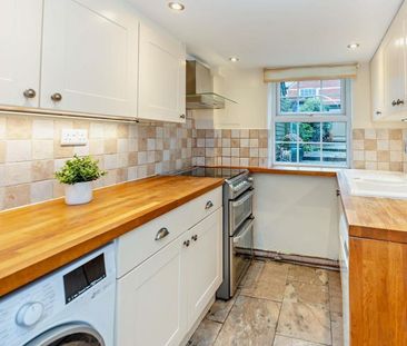 2 bedroom terraced house to rent - Photo 4