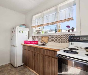 Rent includes water - Photo 2