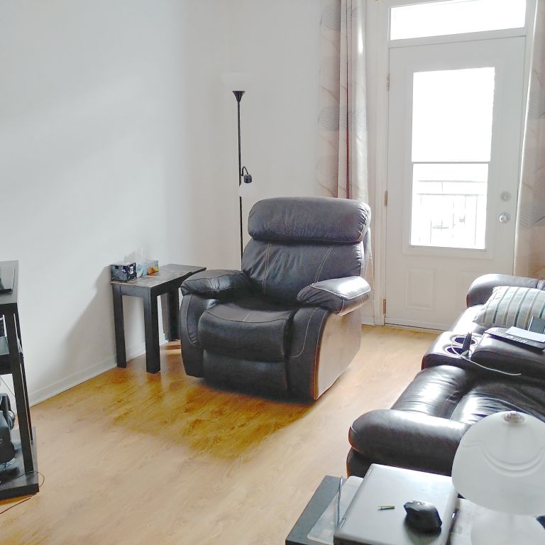 Magnifique 5 1/2 Disponible à Hochelaga/ - Photo 1