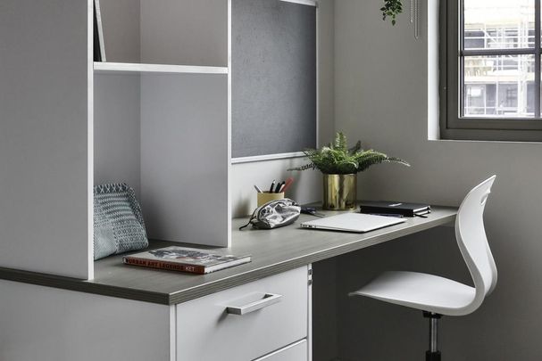 1 bedroom in a flat share to rent - Photo 1