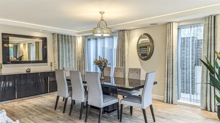 4 Bedroom House - Photo 5