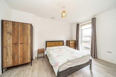 4 bedroom detached house to rent - Photo 2