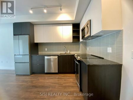 100 Eagle Rock Way Unit 710, Vaughan, Ontario L6A5B9 - Photo 2