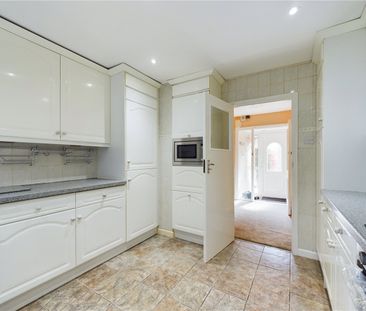 Halls Road, Tilehurst, Reading, Berkshire, RG30 - Photo 6