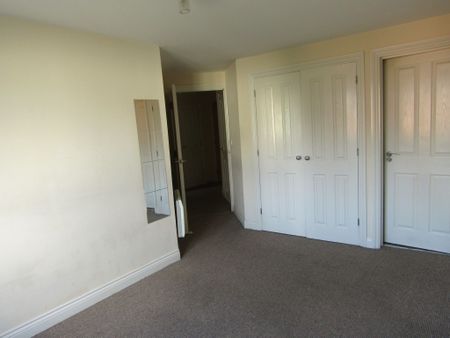 2 bed Apartment - To Let - Photo 2