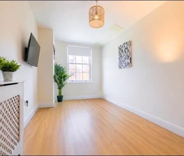 15 Rugby Square, Rugby Parade , Belfast, BT7 1PY - Photo 2