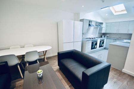 6 bedroom house to rent - Photo 2