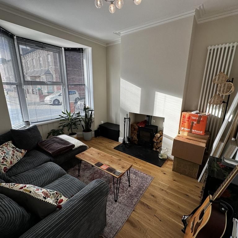 2 bedroom terraced house to rent - Photo 1