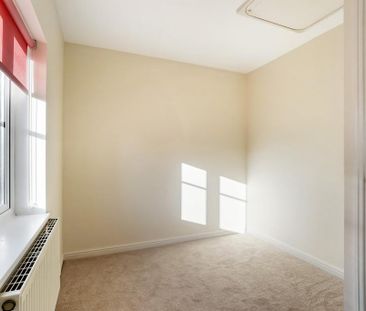 2 bedroom end of terrace house to rent - Photo 5