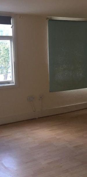 3 bedroom flat to rent - Photo 1