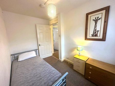 2 bedroom terraced house to rent - Photo 4