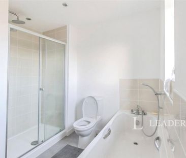 1 bedroom in a house share to rent - Photo 5