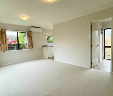 Sunny, Secure Living with Yard & Garage in Mt ... - Photo 5