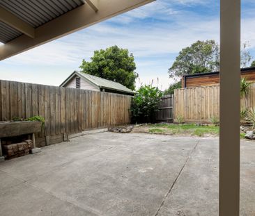 6 Lambeth Place, St Kilda VIC 3182 - House For Rent | Domain - Photo 3