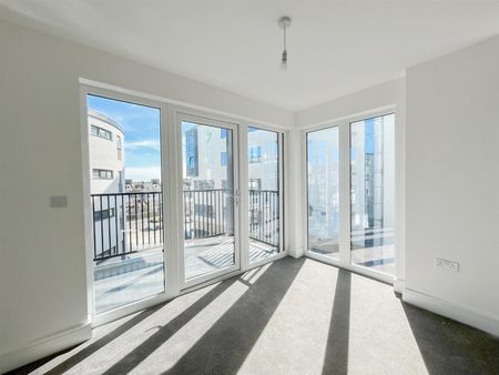 Flat 87, 6 Martin Court, Hastings, TN34 1EF - Photo 2