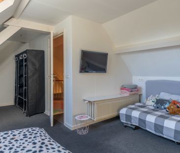 Ruime gezinswoning met 4 slaapkamers en garage te Vosselaar. - Photo 3