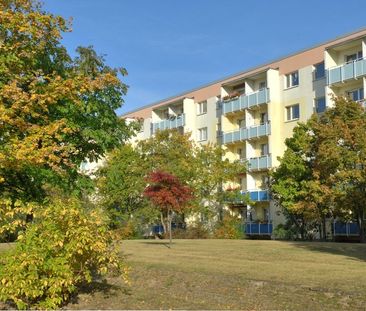 Ruhige Mieter gesucht! Frisch sanierte 3-Raum-Wohnung mit Wanne - Foto 1