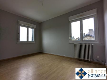 APPARTEMENT - 2ème étage - T4 - ST-SEVER-CALVADOS - Photo 4