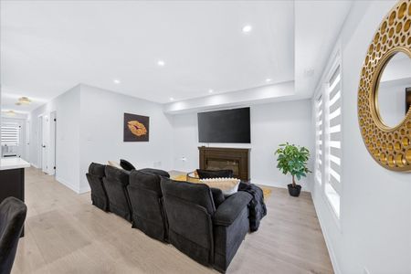 For Lease - 41 Pumpkin Corner Crescent Unit# 4, Barrie, Ontario - Photo 4