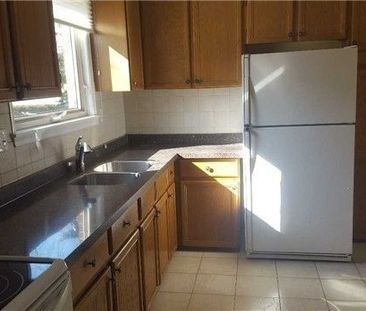 For Lease - 2075 Salmon Road, Oakville, Ontario - Photo 2