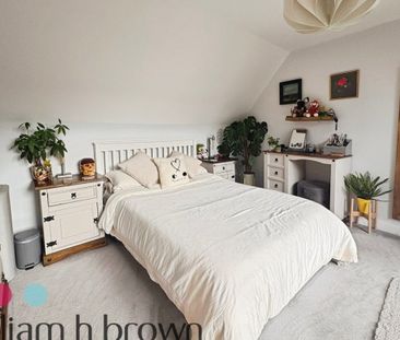 High Street - Photo 1