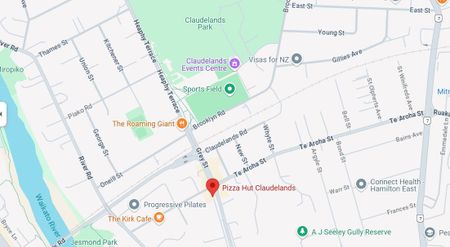 Stylish, refreshed one-bed living just minutes from the city - Photo 3