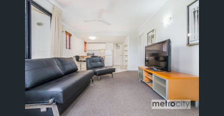 4/49 Russell Street, South Brisbane, Qld 4101 - Photo 2